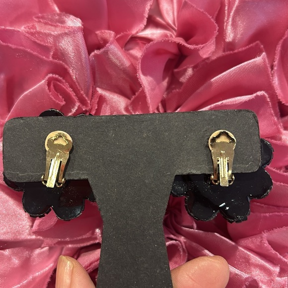 Vintage Black Beaded Bradley Levin Clip-on Flower Earrings-Boutique - Picture 2 of 10